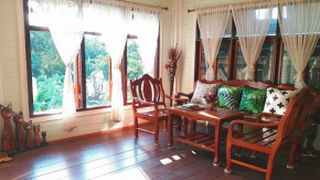 Отель Green Riverside Homestay  Пхра Накхон Си Аюттхайя